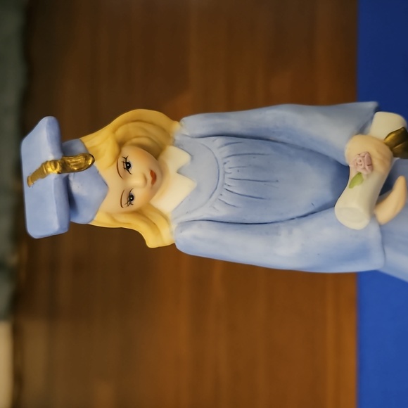 ENESCO @1991 Growing Up Girls Blonde Graduate - Picture 1 of 5